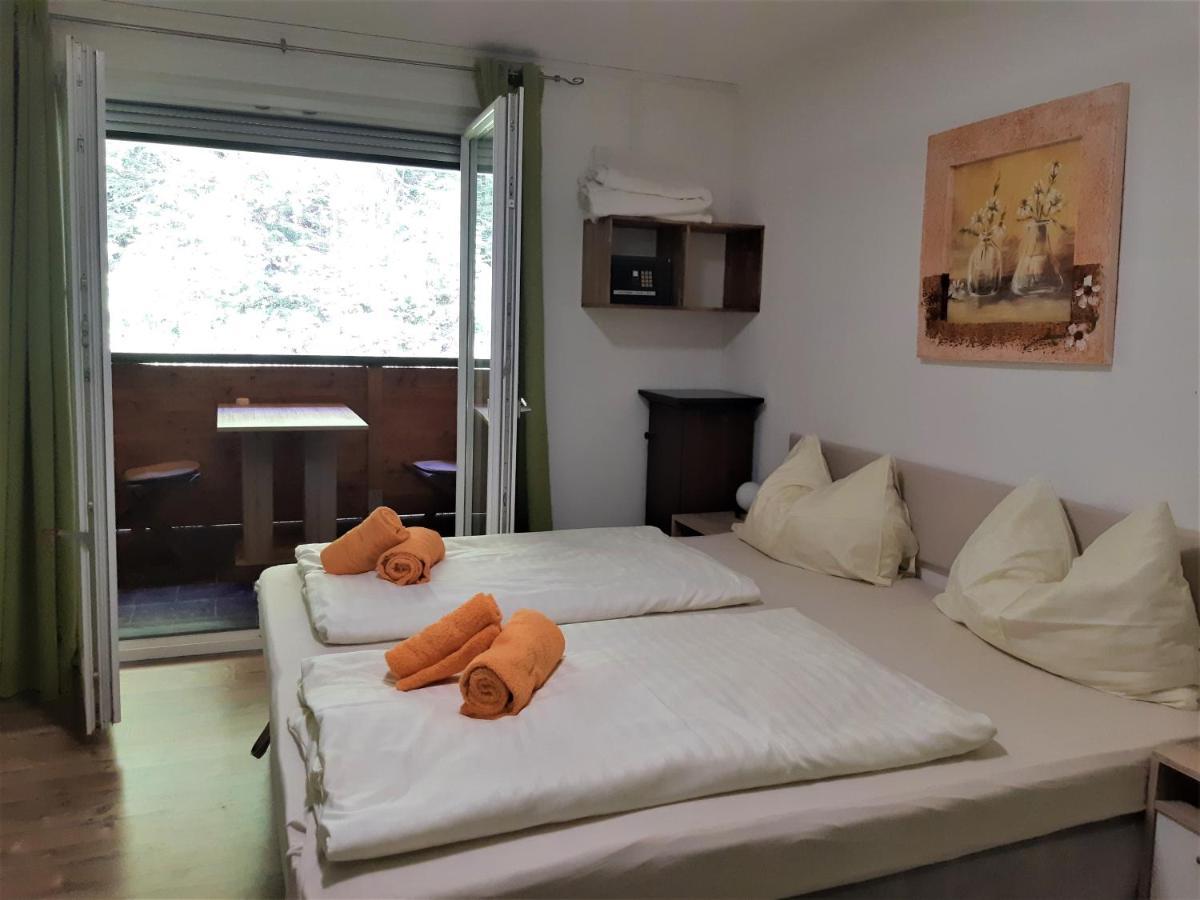 Gasthof Klug Zum Ehrensepp Modriach Exteriör bild