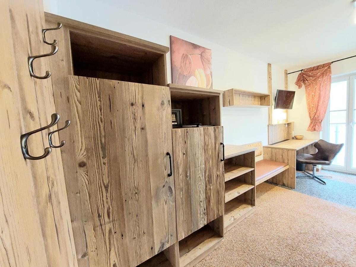 Gasthof Klug Zum Ehrensepp Modriach Exteriör bild
